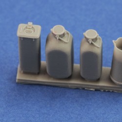 German field kitchen accessories  (1/35 scale) 